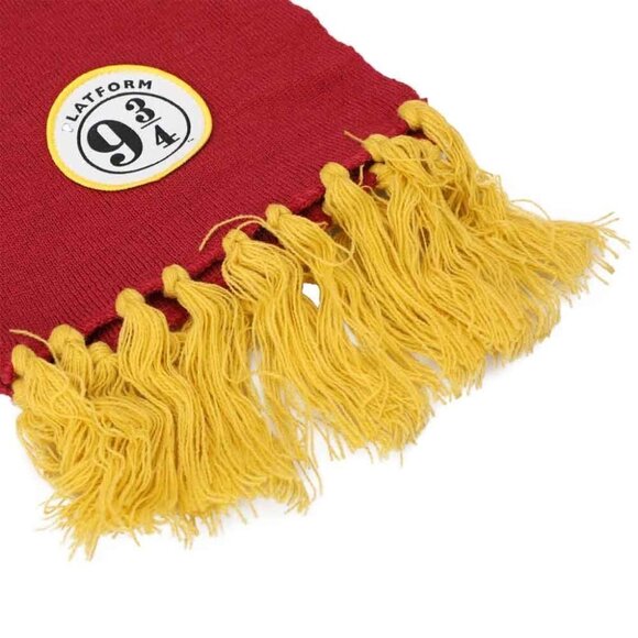 Harry Potter Gryffindor Scarf - Knit Cozy & Stylish - Picture 4 of 6